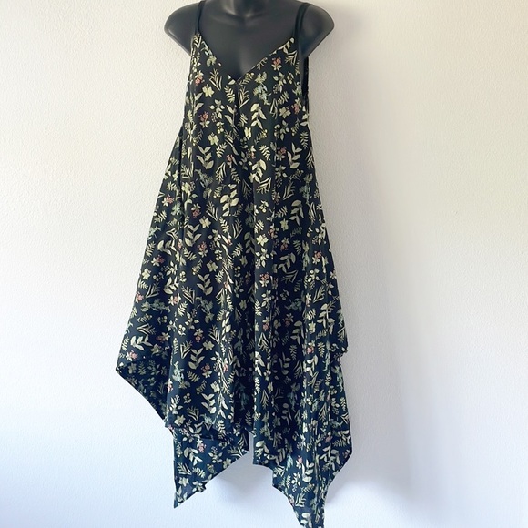 Conifer Dress Size Small - Picture 13 of 15